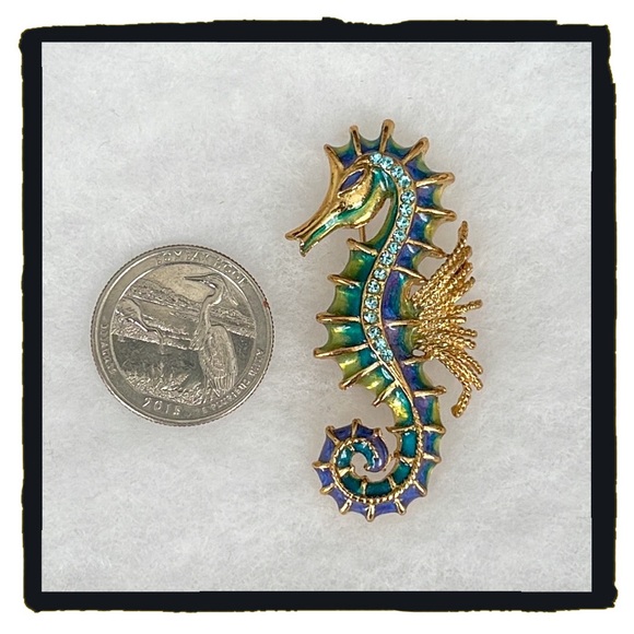 💕Fun Seahorse Brooch / Pin💕 - Picture 3 of 6